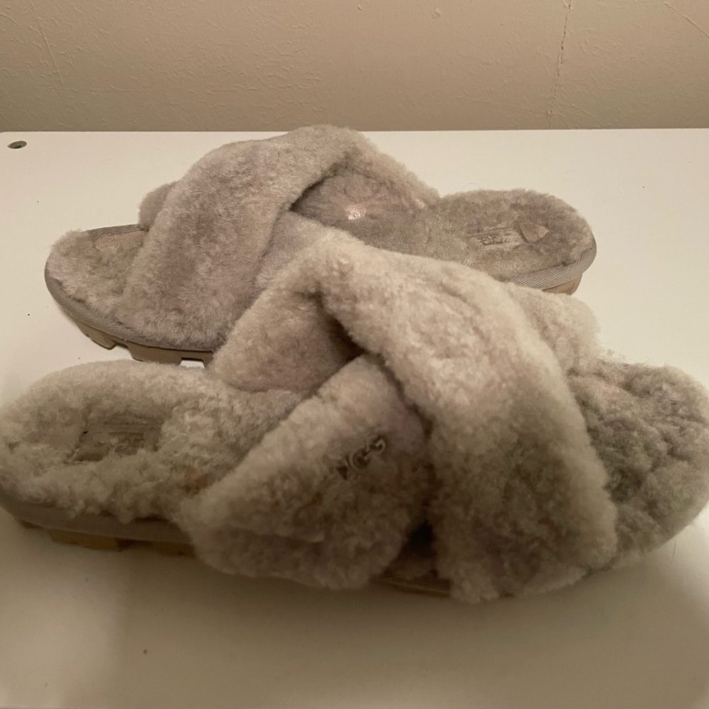 UGG slippers gray / tan women’s size 8/9